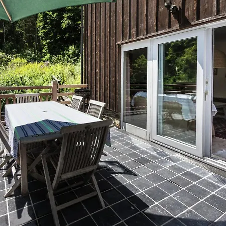 Cozy Chalet In Bohan With Forest Nearby シャレー
