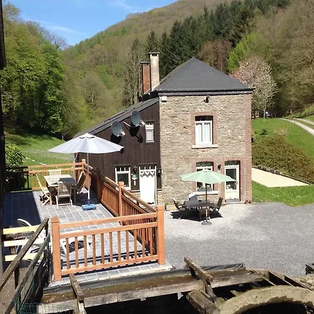 Cozy Chalet In Bohan With Forest Nearby シャレー *