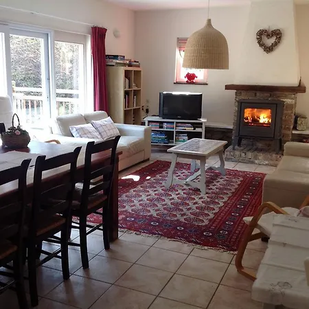 シャレー Cozy Chalet In Bohan With Forest Nearby