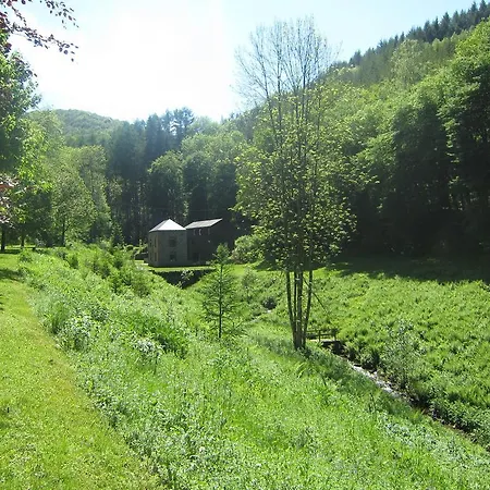 シャレー Cozy Chalet In Bohan With Forest Nearby
